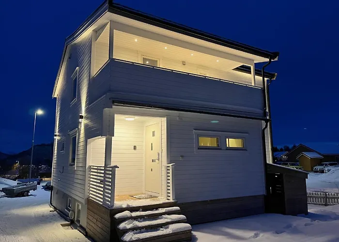 Arctic Pearl - Central House With 4 Bedrooms And 2 Bathrooms