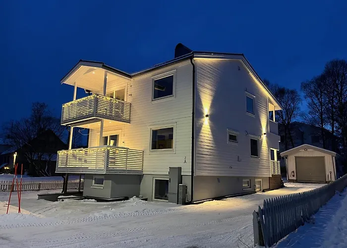 Arctic Pearl - Central House With 4 Bedrooms And 2 Bathrooms