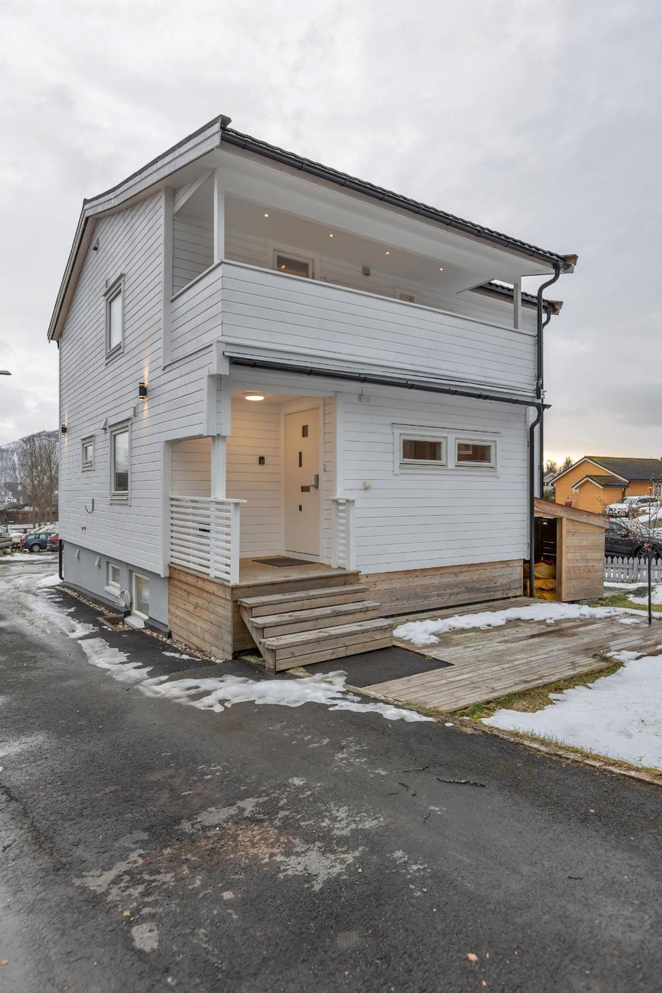 Arctic Pearl - House With 4 Bedrooms And 2 Bathrooms Tromso