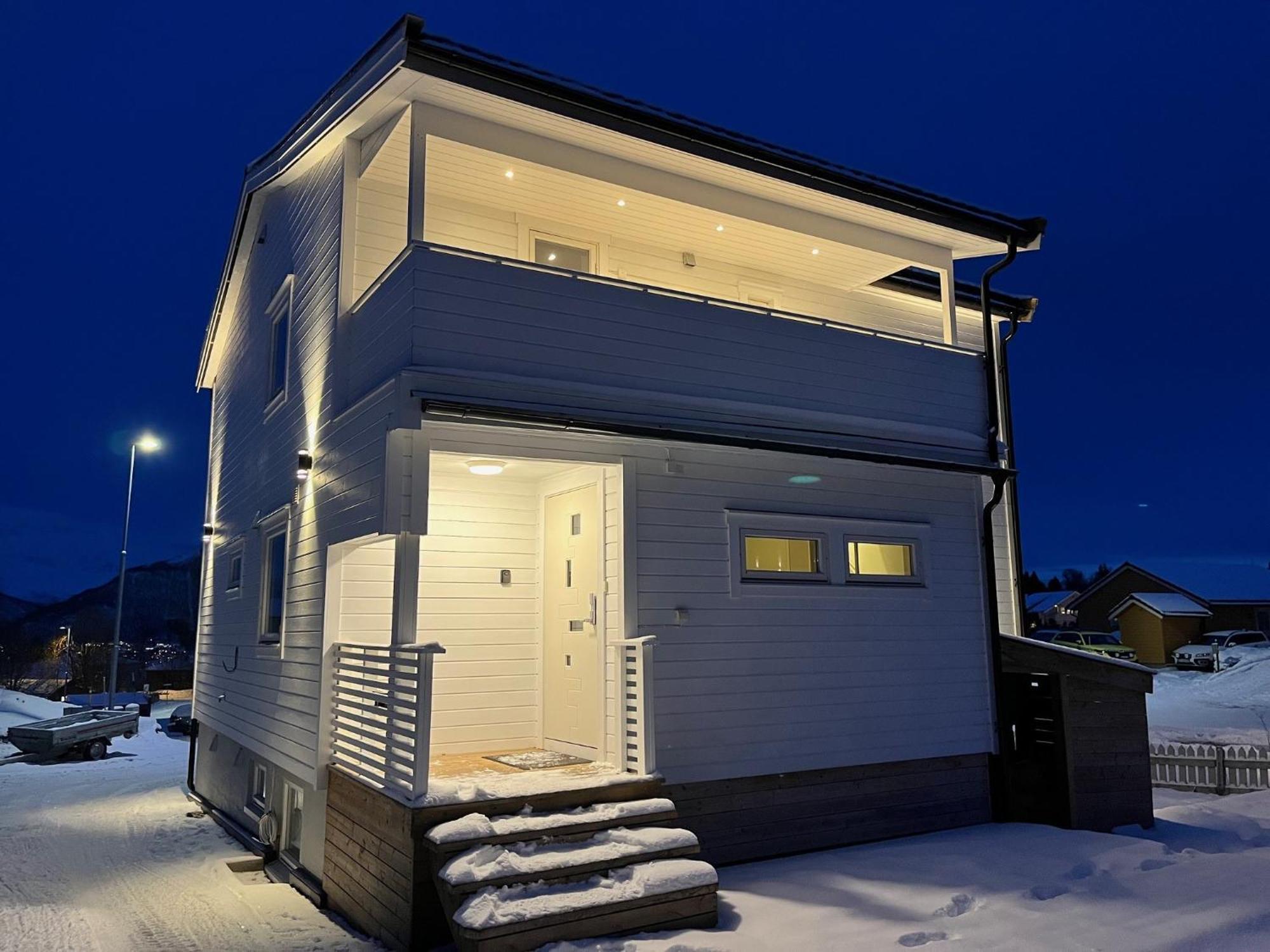 Arctic Pearl - House With 4 Bedrooms And 2 Bathrooms Holiday home